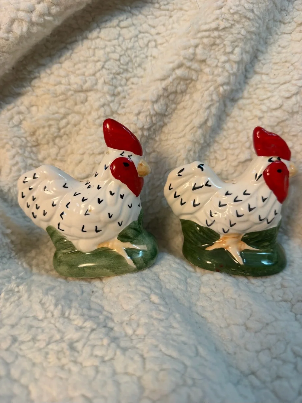 Vintage Hand-Painted Ceramic Rooster Salt & Pepper Shakers - White & Red